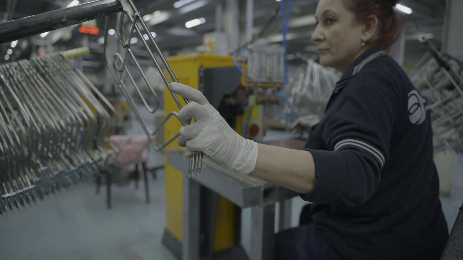 Operator at a spot-welding station